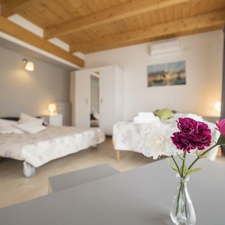 Appartement Peperino Attic Flat à Ciampino Extérieur photo