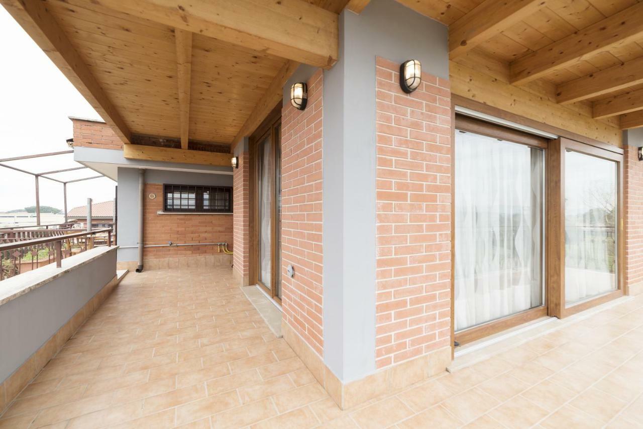 Appartement Peperino Attic Flat à Ciampino Extérieur photo