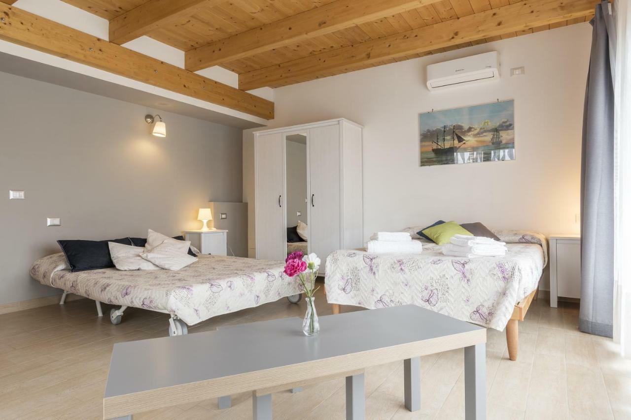 Appartement Peperino Attic Flat à Ciampino Extérieur photo