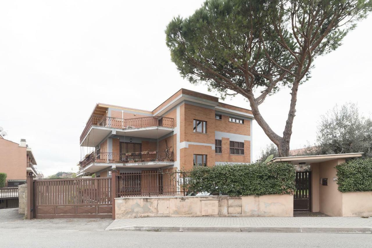 Appartement Peperino Attic Flat à Ciampino Extérieur photo