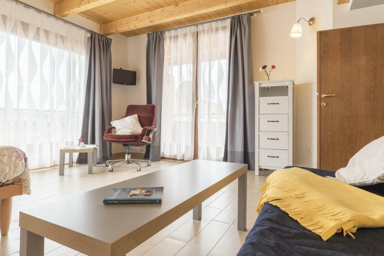 Appartement Peperino Attic Flat à Ciampino Extérieur photo
